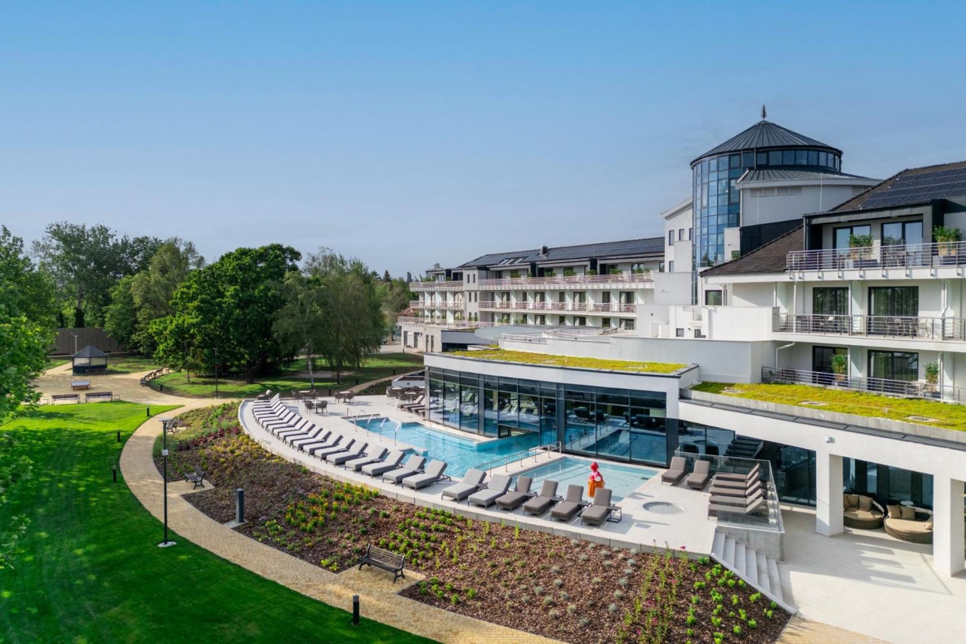 Kenese Bay Garden Resort & Conference Balatonkenese Exterior foto