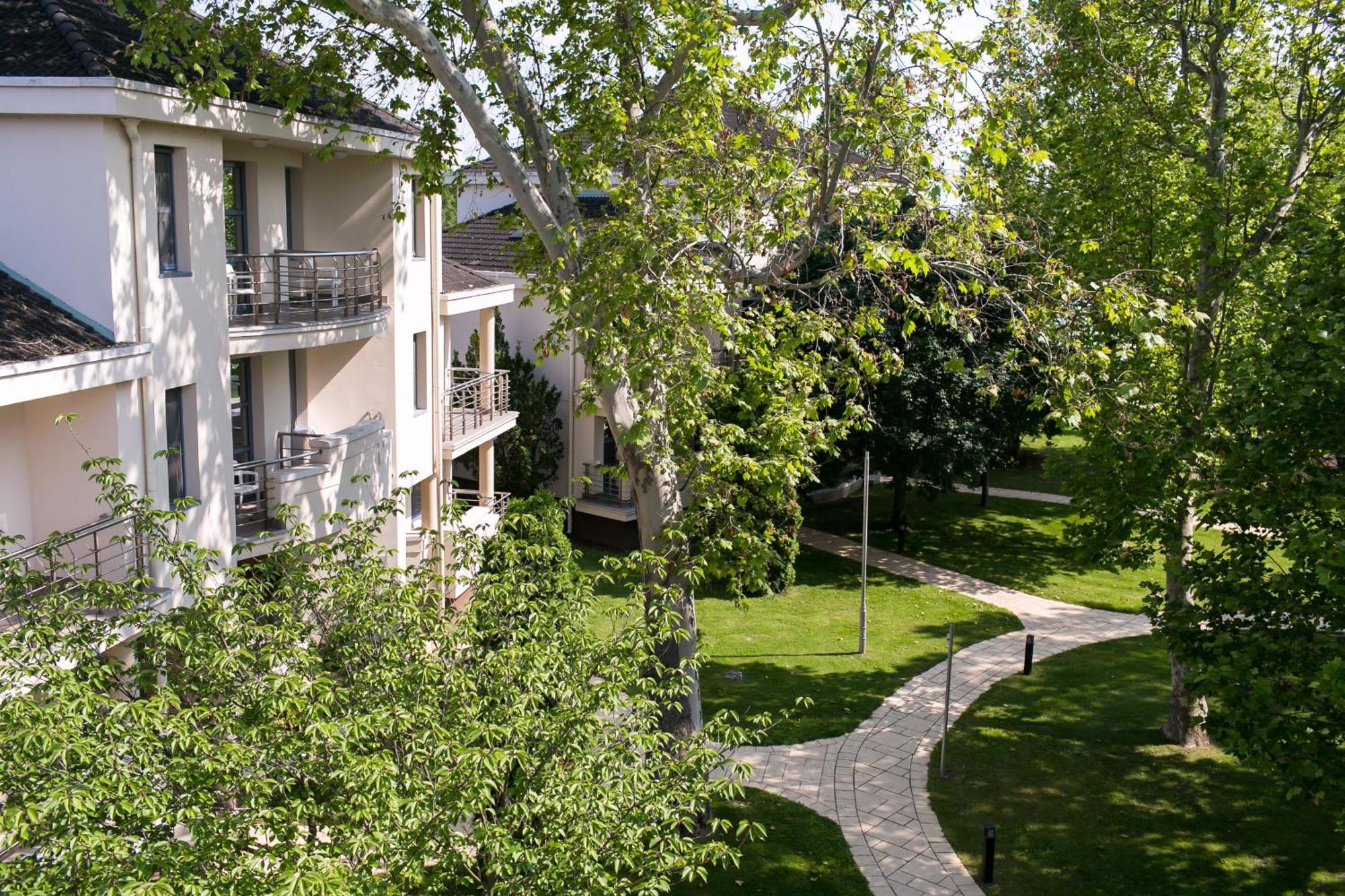 Kenese Bay Garden Resort & Conference Balatonkenese Exterior foto